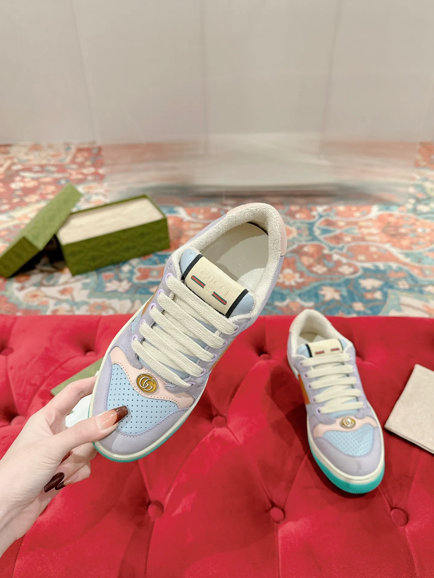 👟👟Ex-factory price 560👟👟 Men ➕10 Gucci————Purchase version GG series distressed dirty shoes-hot style is coming! 9 times out of 10 sales, you will definitely get the money. Ready stock! Spot goods! Spot goods! New colors added - the ultimate version on the market! Purchase the original version and develop it... fabric, material, outsole, and details can be compared at will! Open-mold Swarovski one-to-one replica rhinestone chain...Metal cherry pendant...Metal double G crystal cylindrical mark...Gucci original customized narrow webbing...Super flash series - flash diamond chain. The cherry decoration is detachable and can be changed into two to match with each other to show your personality. Exclusive color-brushed cowhide fabric. Hand-made distressed is very textured and has a sense of luxury! The details of the workmanship can be seen in the drawings, and no line is missed. The original terry cloth is delicate, soft and more comfortable and breathable. The privately stamped two-color original TPU outsole (lower layer is wider and the upper layer is narrower). Matching packaging⭐️ Size: Female 35-40 Male 39-44 (Female 41 Male 45 customized)